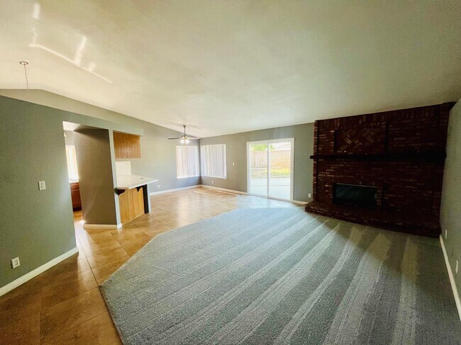 Foto del edificio - 4645 Alojar Ln