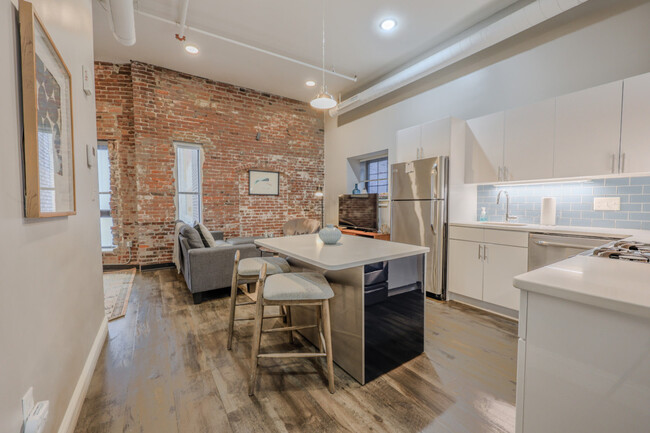 Building Photo - 6 Hamilton Pl
