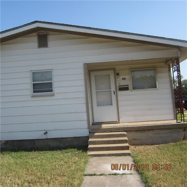 Primary Photo - 701 E N 12th St