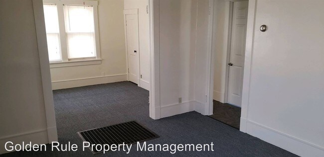 Foto del edificio - 1 br, 1 bath Apartment - 213 E 1st