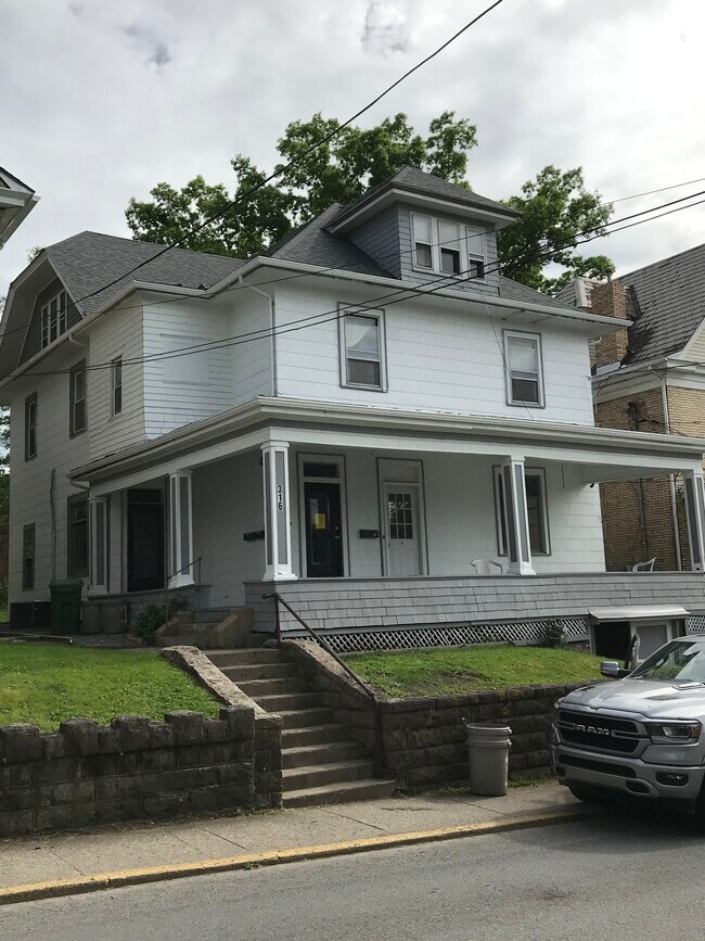 Building Photo - 316 Cobun Ave