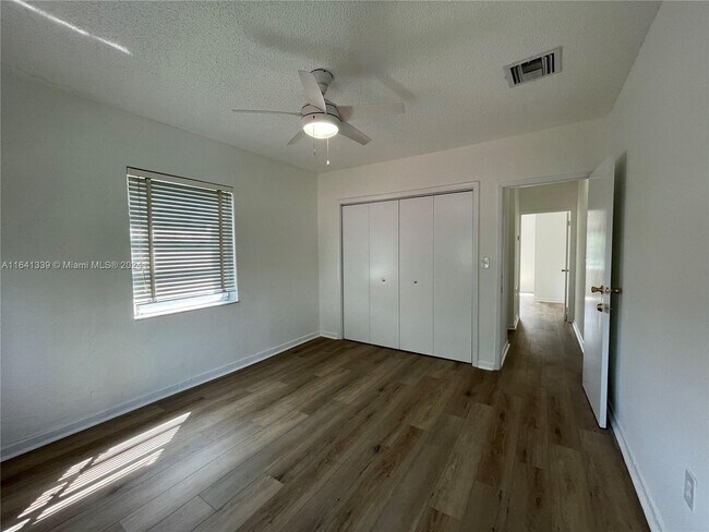 Foto del edificio - 2380 NW Flagler Terrace