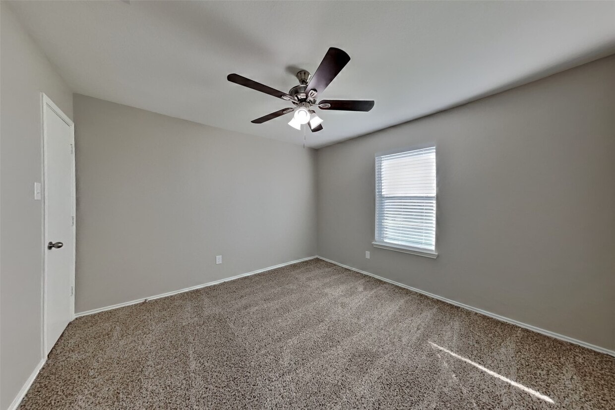 Building Photo - 20911 Hazy Bluff Ct