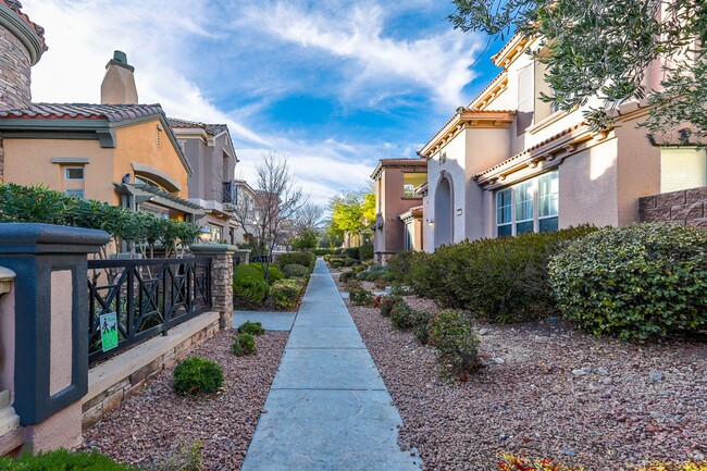 Foto del edificio - Beautiful 3 Bedroom Home In Summerlin Guar...