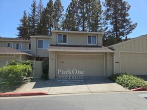 Building Photo - 1521 Siskiyou Dr