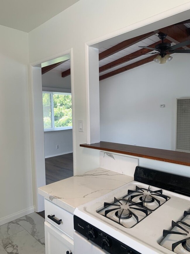 Foto del edificio - 12048-52 Sylvester Street