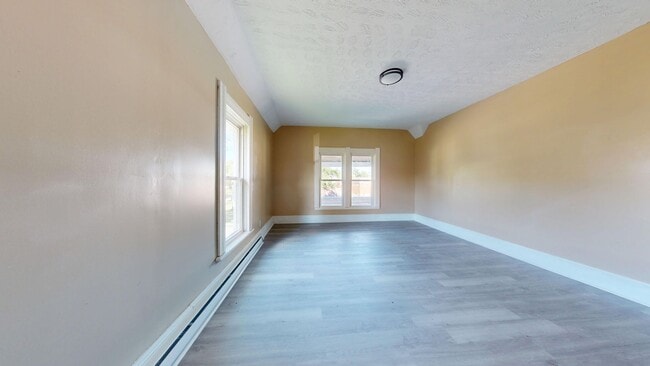 Building Photo - 131 Sturges Ave