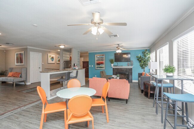 Foto del edificio - 10250 Lands End Dr