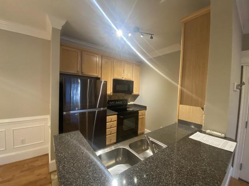 Foto principal - 214 Waterford Lake Dr