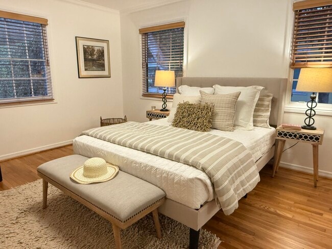 Building Photo - 2321 State St