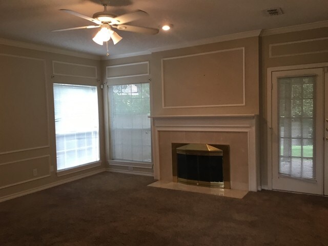 Building Photo - 6335 Lake Bluff Drive