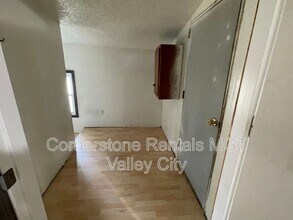 Building Photo - 526 4th St SW