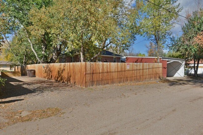 Building Photo - 3130/3132 Folsom