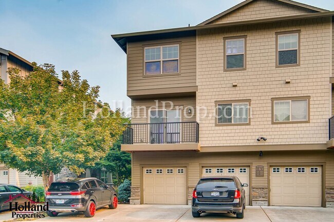 Foto del edificio - Excellent 2 Bed 2.5 Bath Townhouse in Hill...