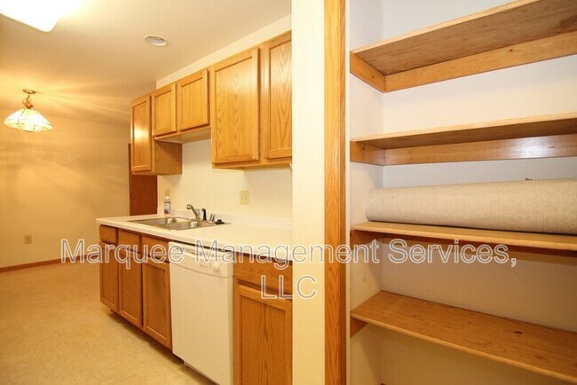 Foto del edificio - 115 W Windsor Ave