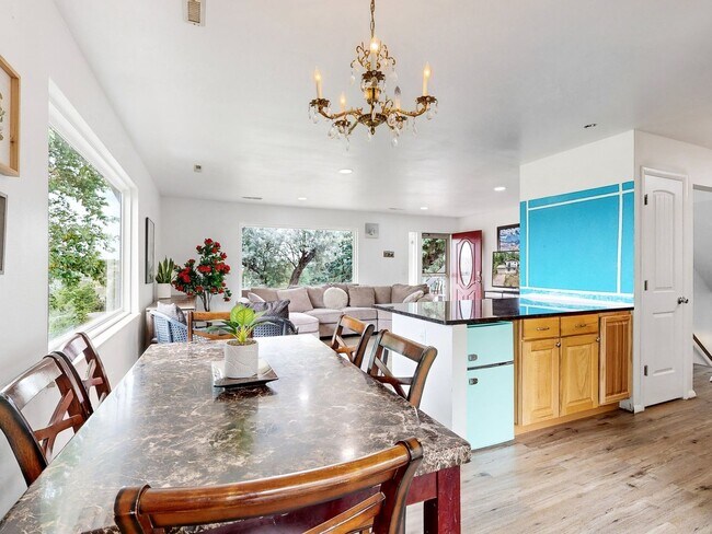 Foto del edificio - 4 Bedroom Single Family Home in Loveland