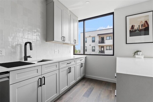 Foto del edificio - 1800 E 4th St