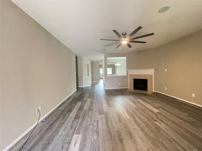 Foto del edificio - 1407 Colonial Manor Dr