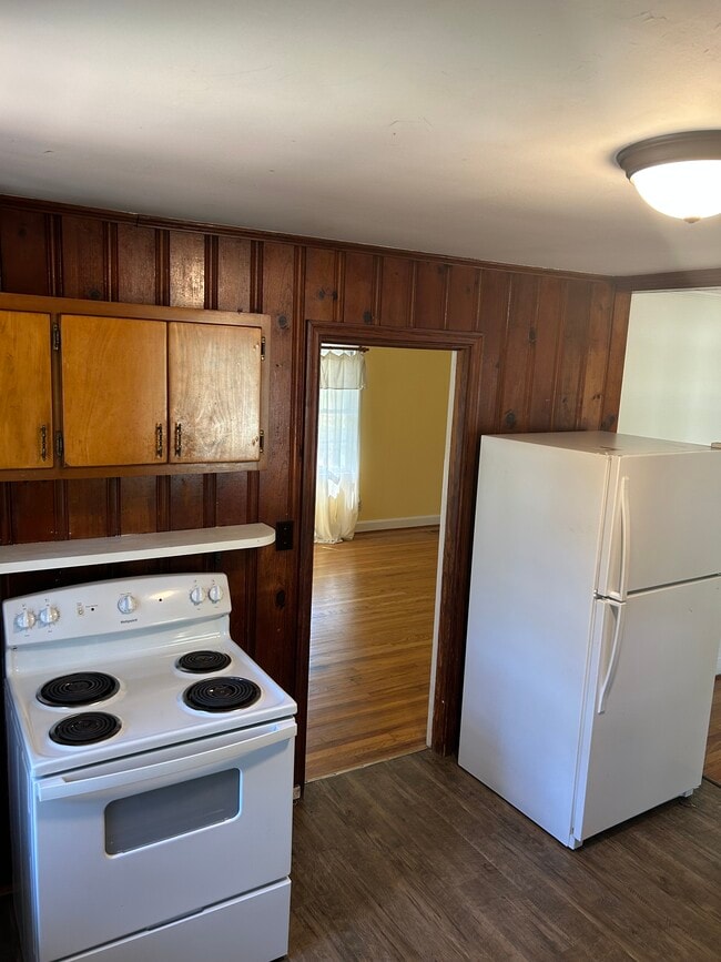 Building Photo - 360 Aiken Rd