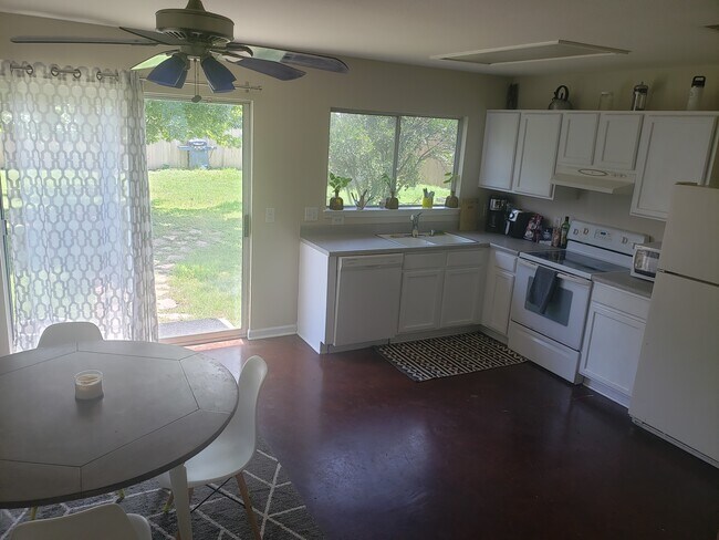 Foto del edificio - 7601 Marble Crest Dr