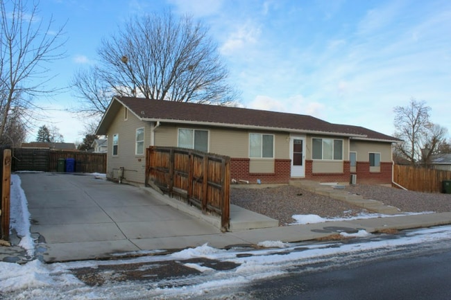 Building Photo - 2153 S Custer Ave