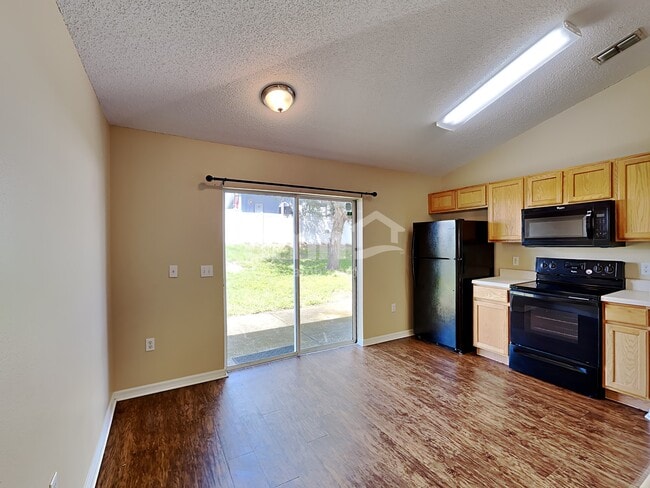 Foto del edificio - 2768 Whispering Trails Dr