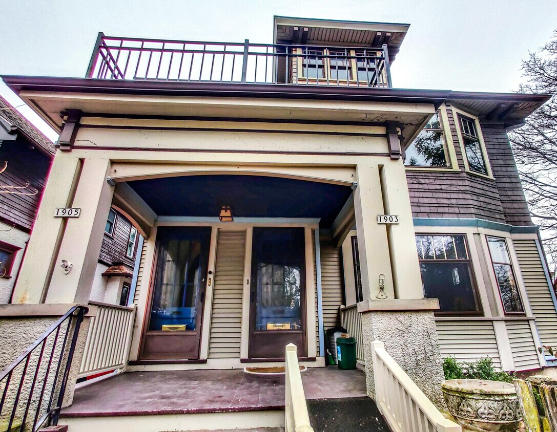 Foto principal - 1905 E Kenwood Blvd