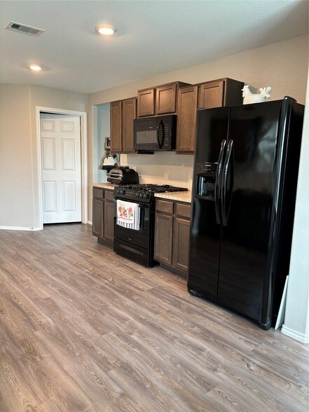 Foto del edificio - 4310 Sand Pebble Ln