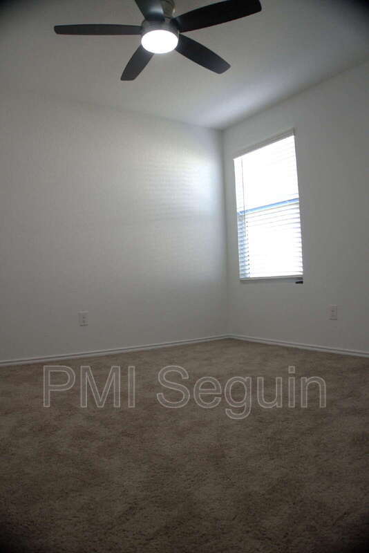 Foto del edificio - 809 Riviera Ct