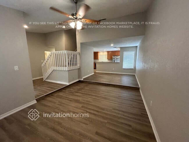 Foto del edificio - 548 Oak Creek Dr