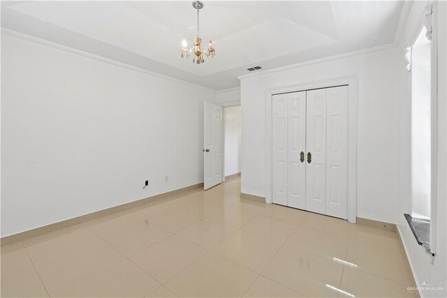 Building Photo - 21 E St