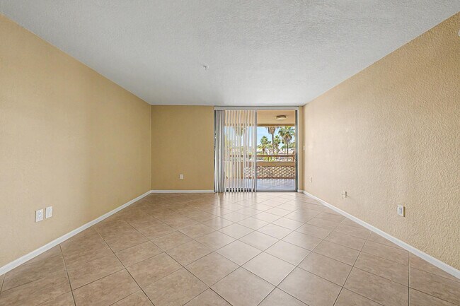 Foto del edificio - 4200 N Miller Rd