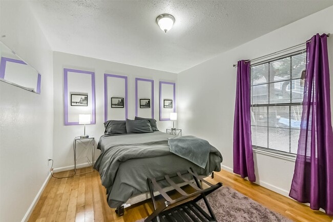 Building Photo - 402 Bomar St