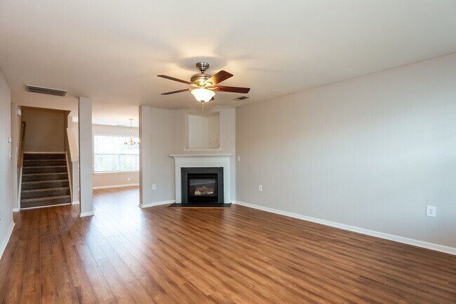 Building Photo - 717 Overlook Rd