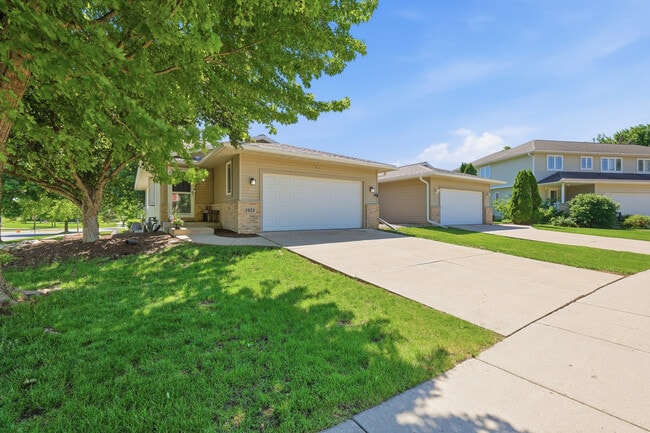 1053 Side View - 1051 Tamarack Way