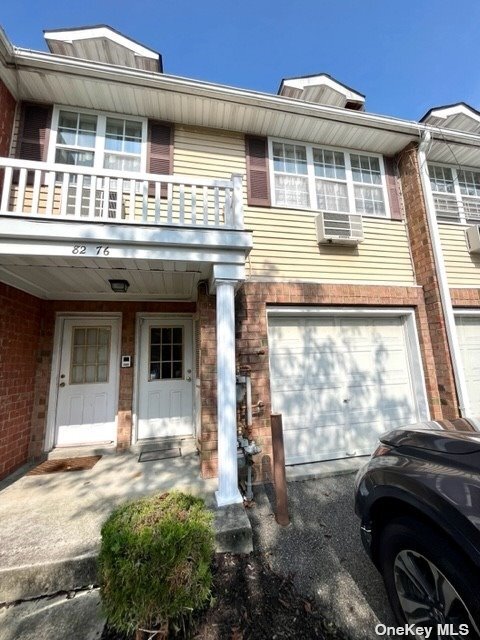 Primary Photo - 82-76 Country Pointe Cir