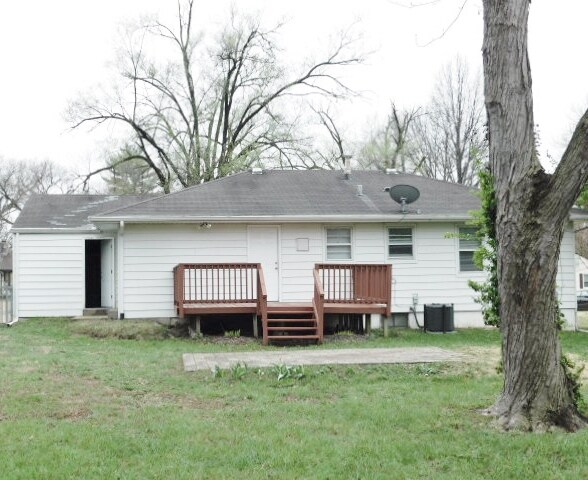 Building Photo - 927 Drummond Dr