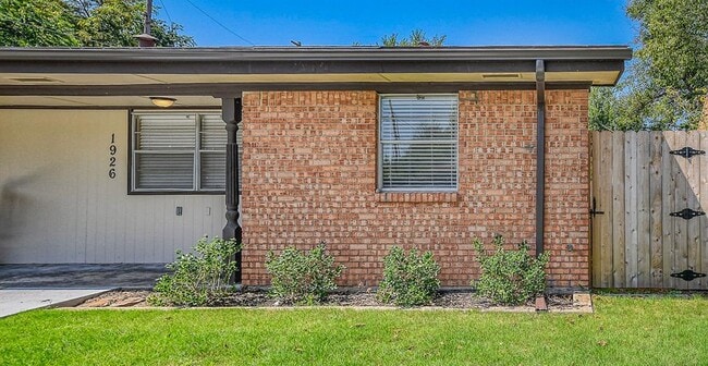 Foto del edificio - 1926 Cherokee Ln
