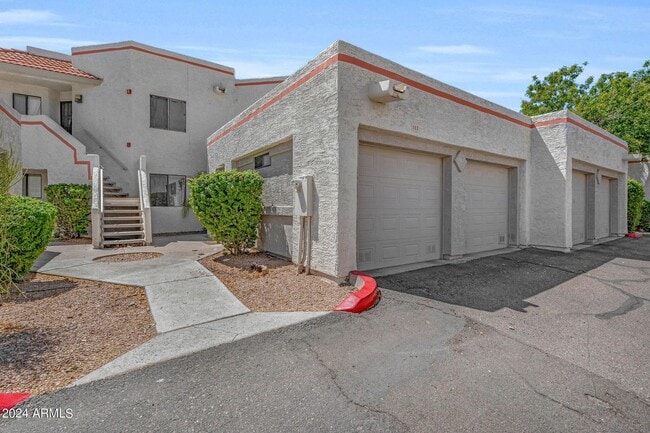 Photo - 885 N Granite Reef Rd House