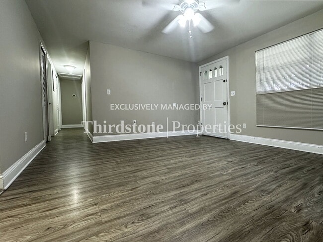 Foto del edificio - 455 W Clermont Dr