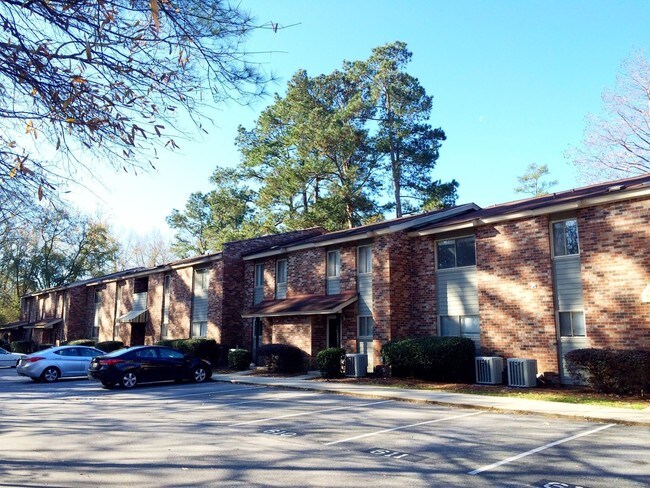 Building Photo - 611 Andrea Ln