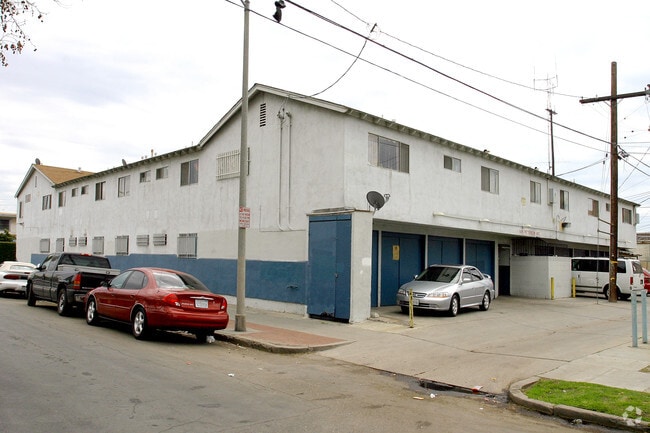 Building Photo - 1495 N. Peterson Ave.