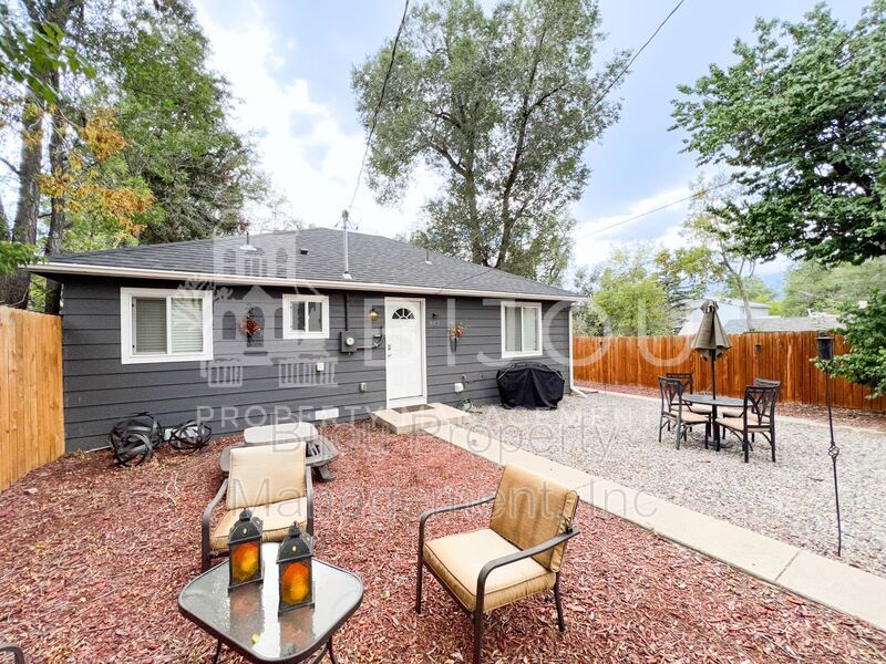 842 E Cimarron St Unit B, Colorado Springs, CO 80903 Condo for Rent in Colorado Springs, CO