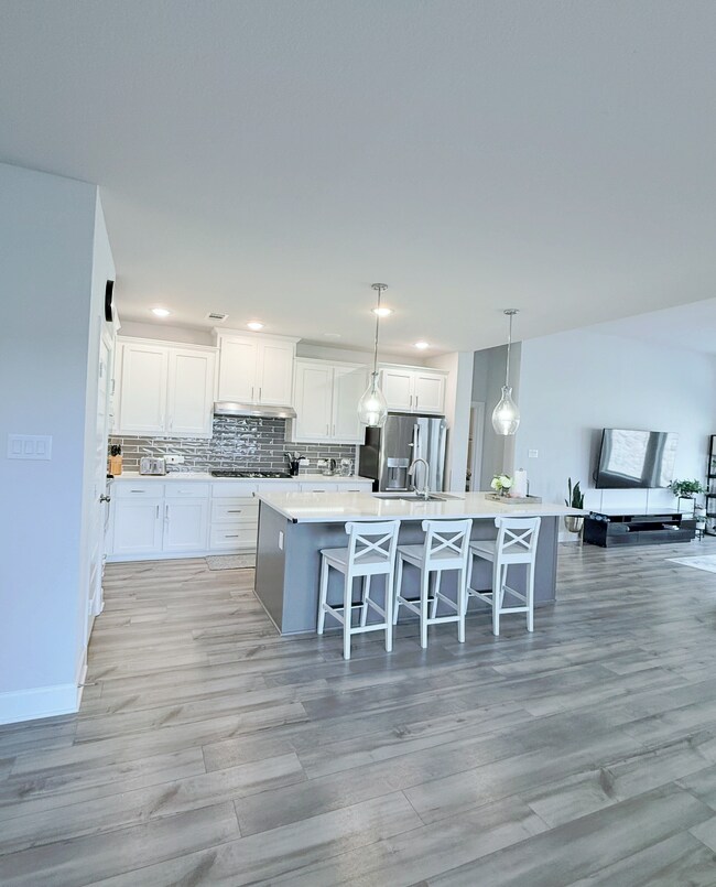 Building Photo - 8641 Spindletop Dr