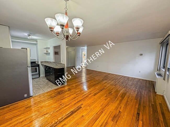 Building Photo - 1200 S Arlington Ridge Rd