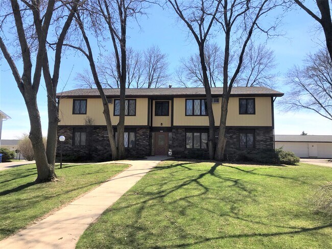 Foto del edificio - 2367 Chalet Gardens Rd