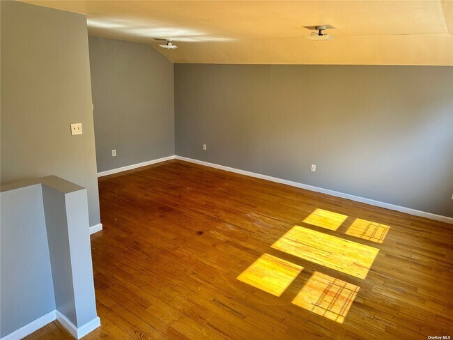 Foto del edificio - 643 Beach 68th St