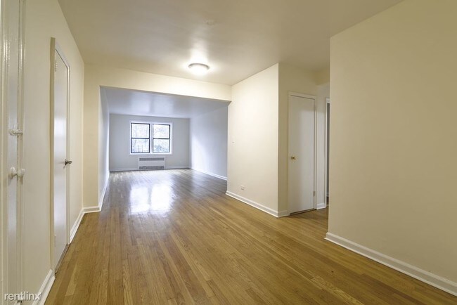 Foto del edificio - 9850 67th Ave