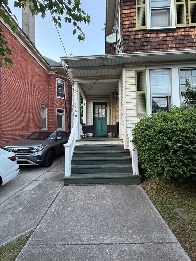 Building Photo - 816 Westover Ave