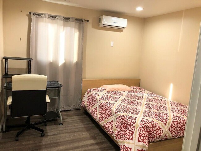 Foto del edificio - 1299 W 37th Dr